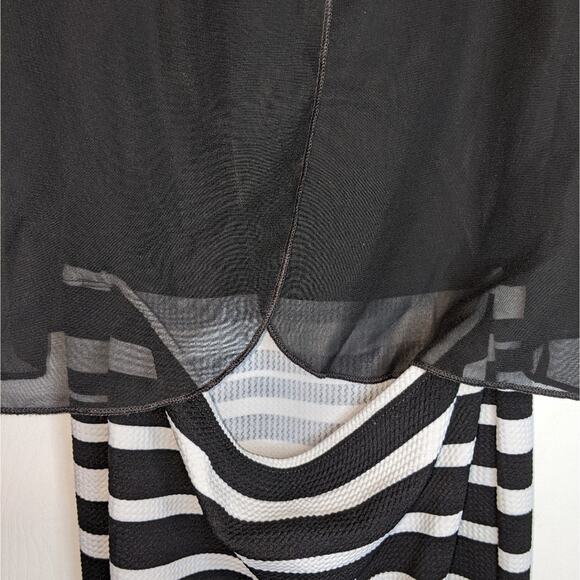 Rue 21 Front Sheer Mesh Overlay Black & White Striped Open Back Dress S - Picture 8 of 12